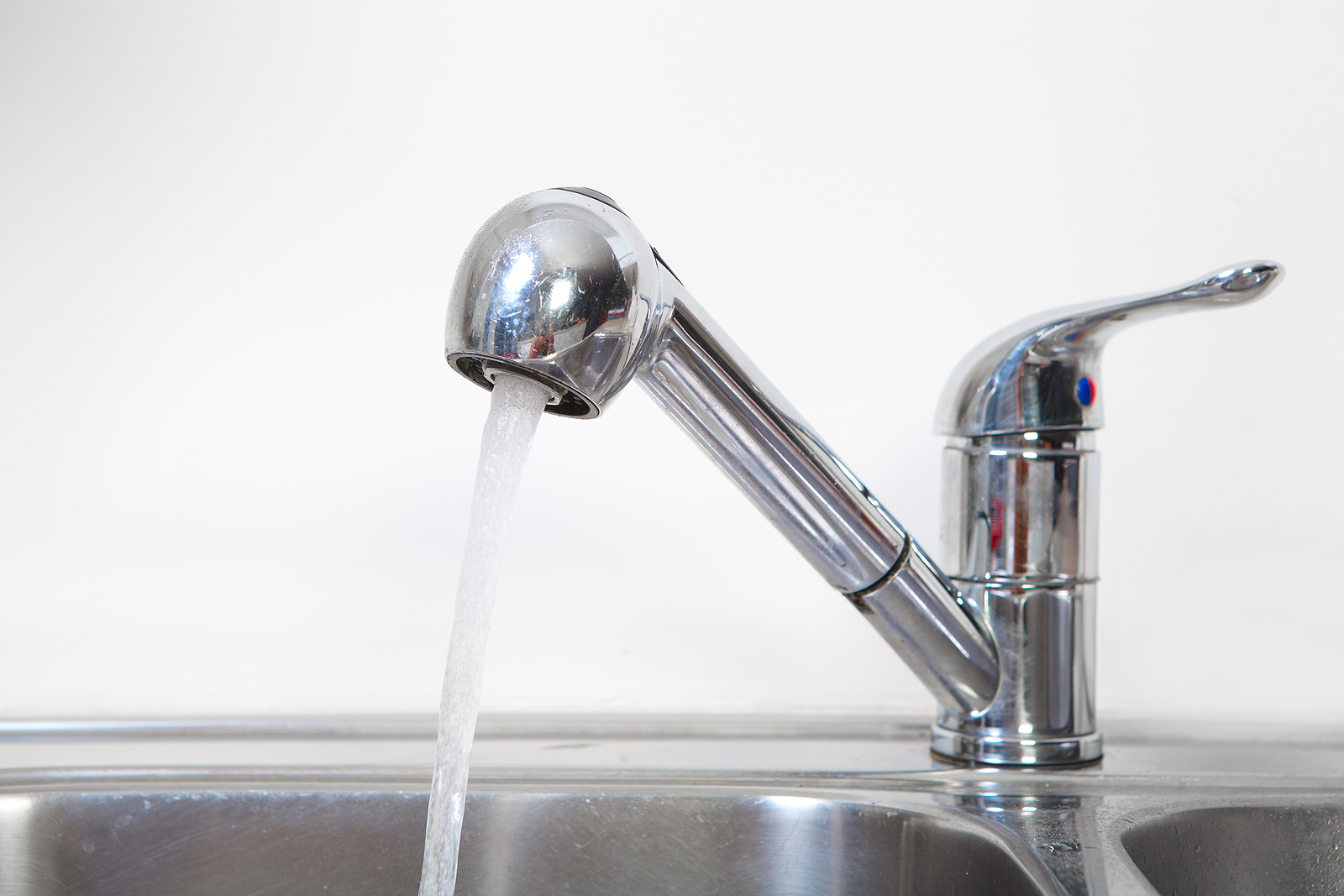 Outdoor Faucet Won’t Stop Dripping or Shut Off: What Is Actually Wrong
